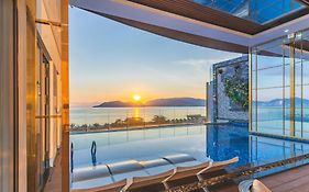 La Vague Hotel